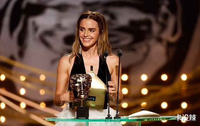 J.K.罗琳|艾玛颁奖典礼上疑似再内涵罗琳,网友:真忘恩负义