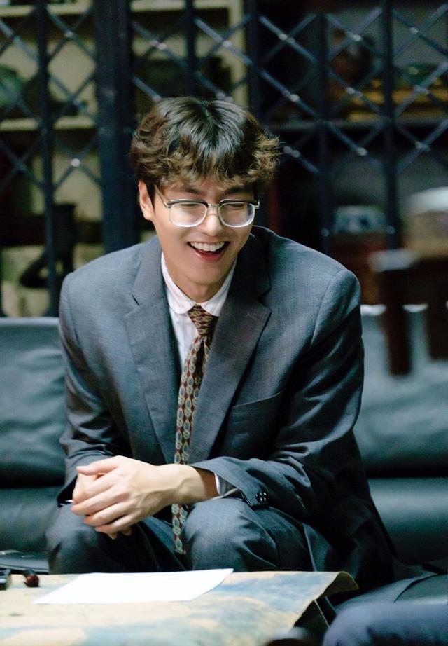 韩剧|历年来最受欢迎的韩剧眼镜男,除了《社内相亲》金旻奎还有他们