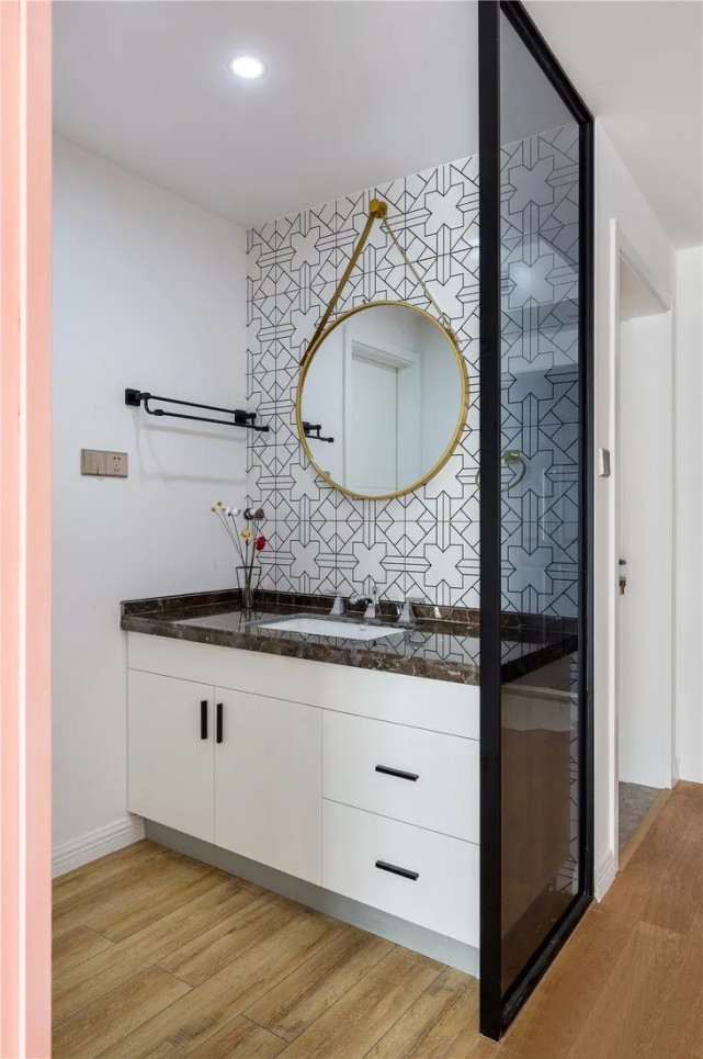 110平现代风三居室,本来以为全屋用粉色土,谁知道是我草率了