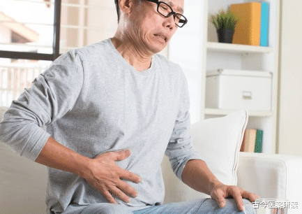 胃癌|“藏盐大户”被扒出,是食盐的10倍,医生:不想胃癌找上门,少吃