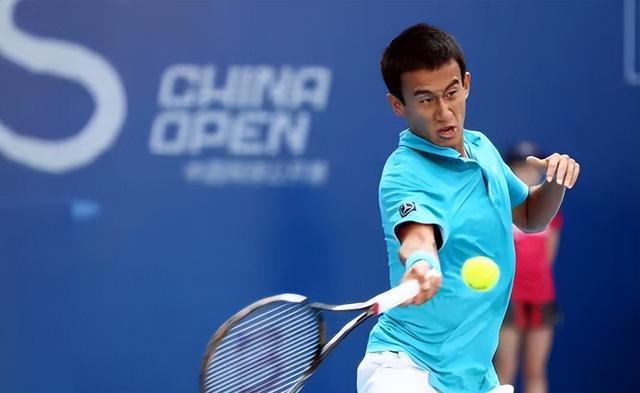 流浪汉|中国16岁网球双料冠军，因失恋患上抑郁症，如今沦为流浪汉
