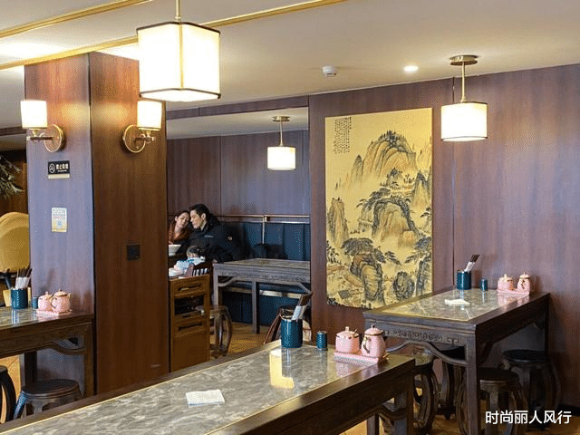 郭碧婷|郭碧婷一家新年首亮相!小向太变化太大,穿棉服卫衣发际线后移