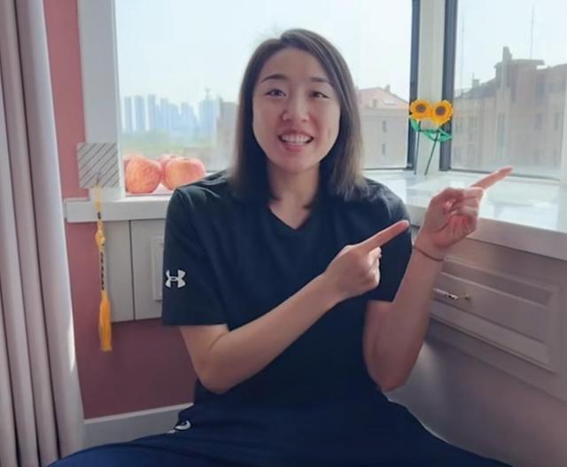 火箭队|美女二传姚迪展示擎天柱，玩得不亦乐乎，恐已被丁霞刁琳宇挤掉