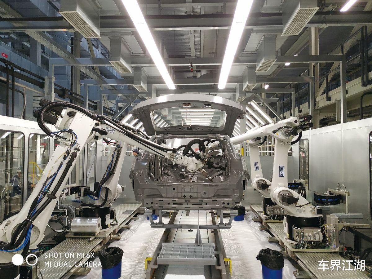 软件|AITO首年交付超7.5万辆,成绩惊艳背后华为功不可没