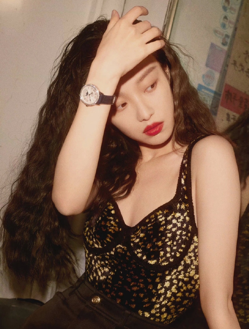 倪妮|倪妮复古时尚大片的视感，太飒了！