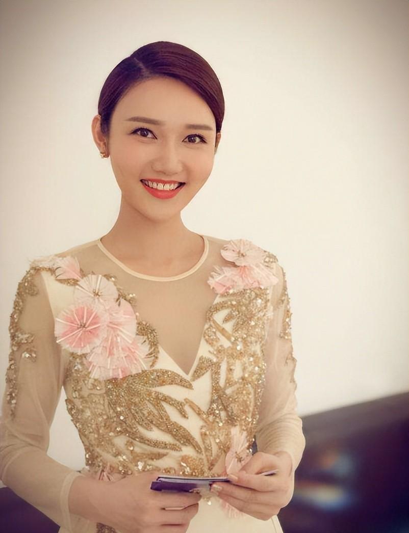 龙洋|新生代主持龙洋：美貌与才华兼具，择偶标准遭调侃，33岁未婚