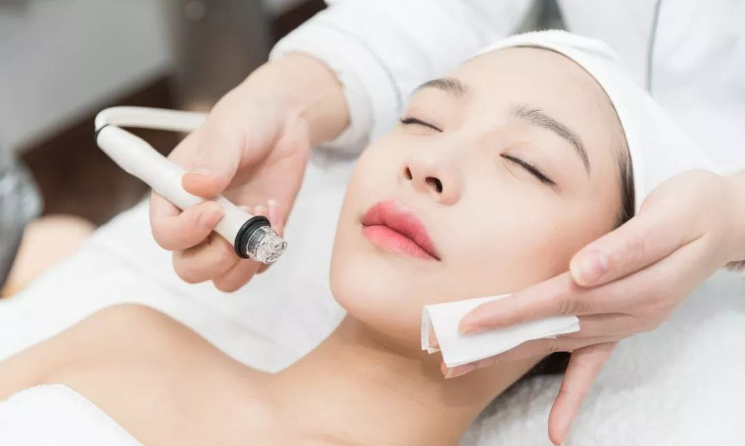 美容 美容店的面部护理你们知道多少呢？又了解多少呢？