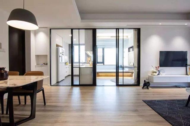 明堂暗室”很重要，但先天采光差的小客厅，怎么变得明亮呢？