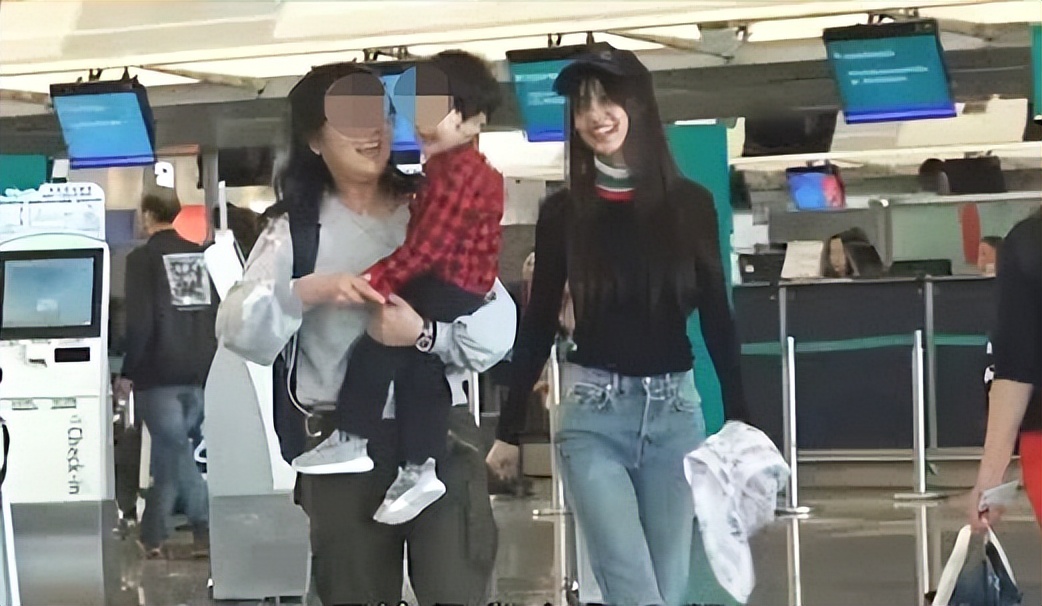 王宝强|王宝强的儿子12岁了，相貌与母亲马蓉越来越像，很想念妹妹