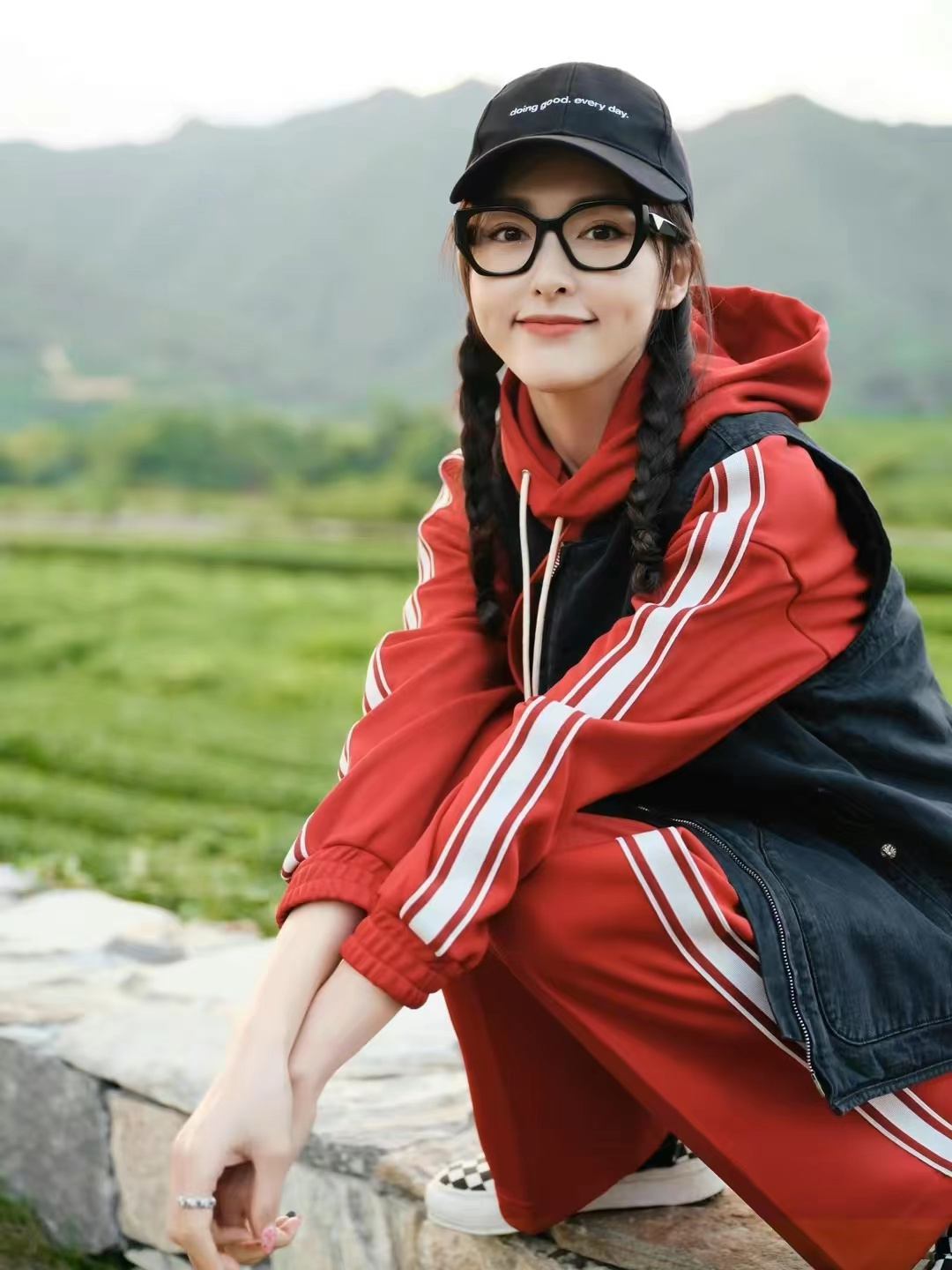 祝绪丹|唐嫣新剧疑沦为三番，演技被嘲不如辛芷蕾，粉丝崩溃精神状态堪忧