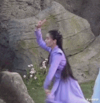 迪丽热巴|从用假马到直接骑人、打戏无力全靠特效，流量演员拍戏钱太好挣