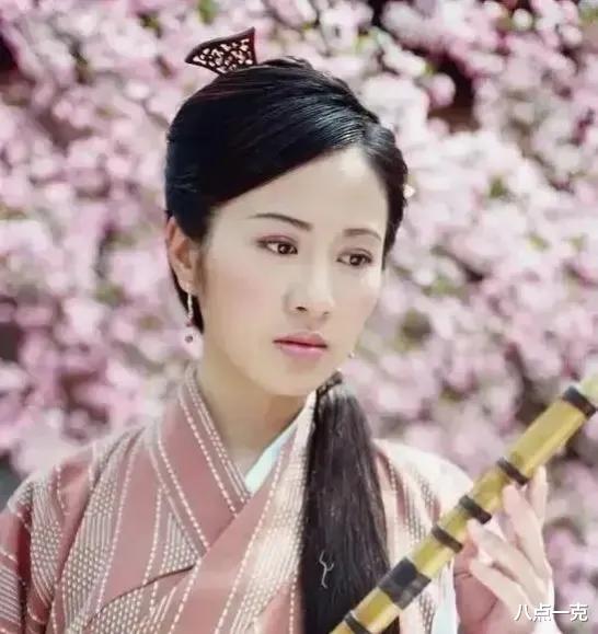 电影|女星叶璇素颜直播怒怼素人网友,并扬言:穷人是靠富人的税养着的