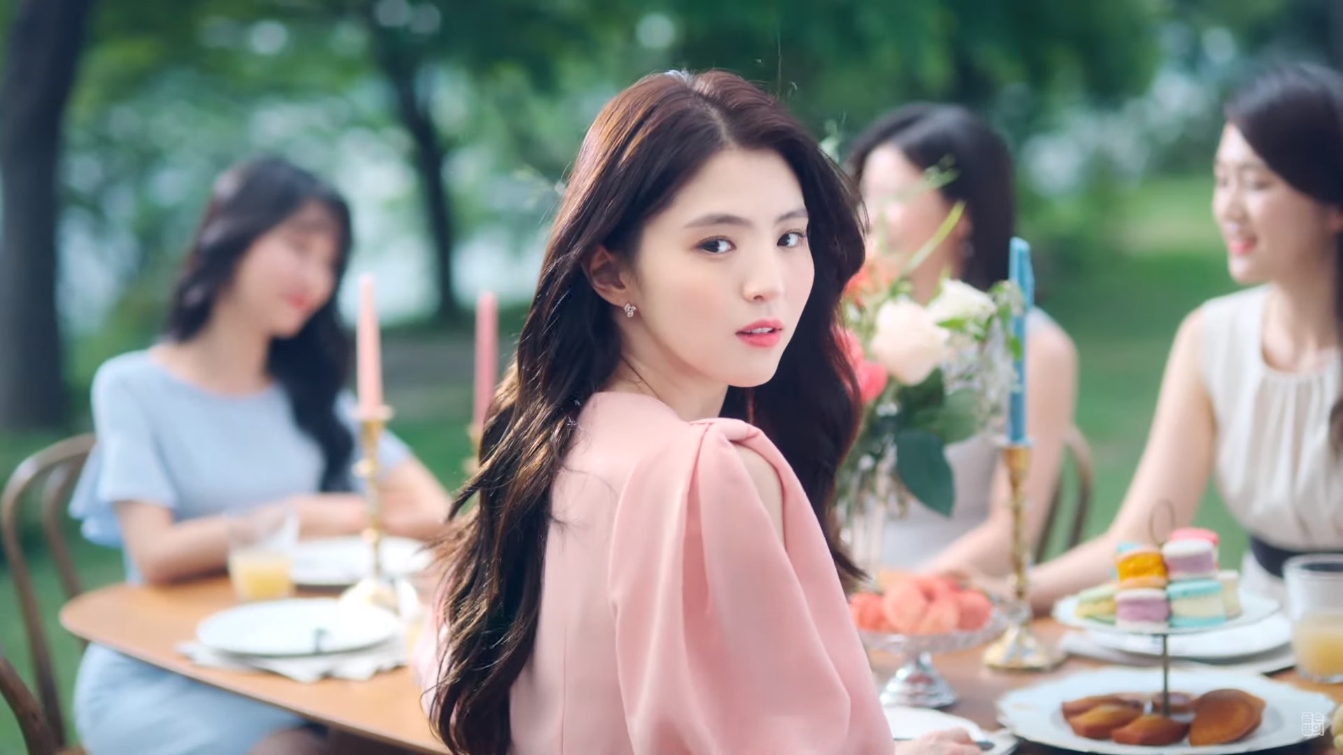 还债|“小宋慧乔”韩素希出道后一直替母亲还债,而母亲再次借债后失联