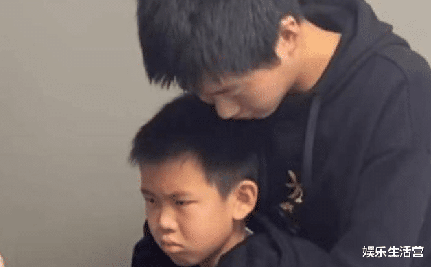 姐姐|孙卓连更2条视频,中老年“富贵儿”扑面而来,孙辉看到想删照