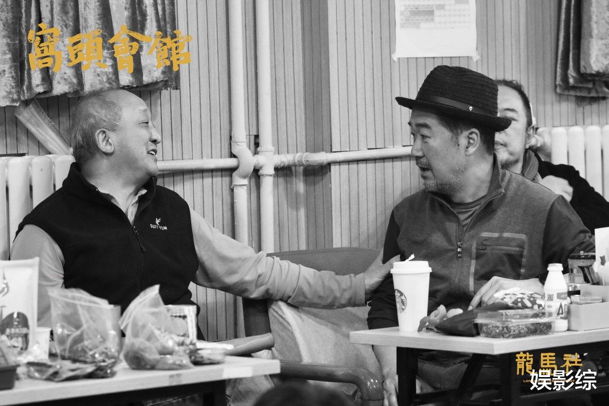 郭麒麟|《窝头会馆》花絮：张国立喝星巴克咖啡，郭麒麟喝无糖饮料