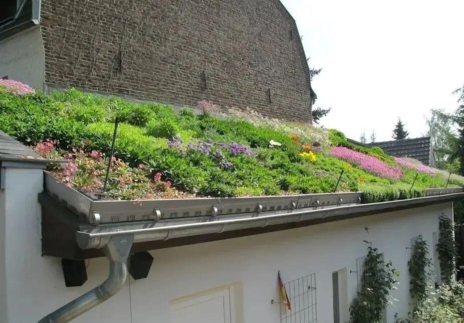 夏天越来越热，住顶楼图省事，没用这7种材料做隔热，压根受不住