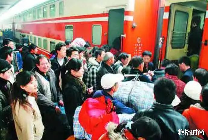 08年汶川地震时他带同桌逃走,如今两人军婚多年,生下爱情结晶