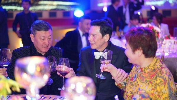 向华强|向华强70大寿众星云集:12位影帝齐聚,3位实力派影帝缺席!