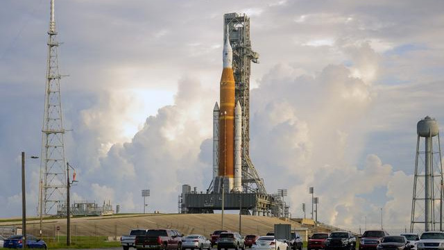 宋忠平：美国不要制造“冷战”登月竞赛