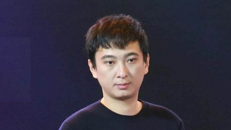 最佳拍档|郭德纲老婆王惠晒王思聪的豪车，意外拍到王思聪跟银发美女约会