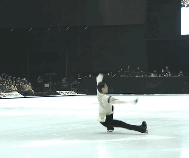 李冰冰|羽生结弦的逆天操作又来了！手都没碰冰面，是怎么站起来的？