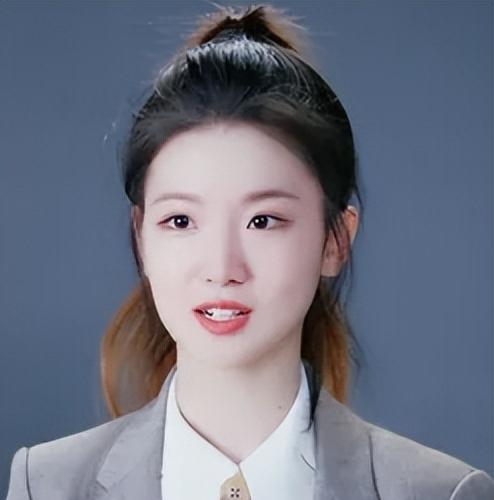 孟羽童晒“打工日常”,妆容精致气色好,亲自辟谣“离职传闻”