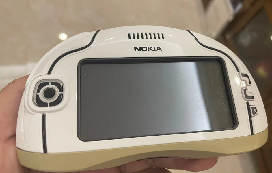 诺基亚|这部看似“电子垃圾”的诺基亚手机，二手价却要两万元