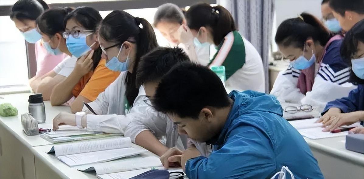 全红婵在社交平台留言,被一些人批“没文化”,网友纷纷回应