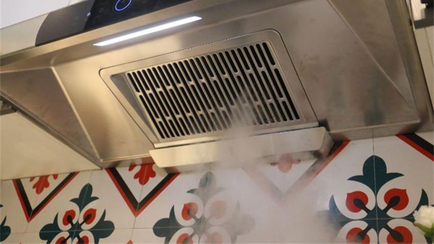 油烟机选侧吸好还是顶吸好？看完这4个对比，就明白该如何选择了