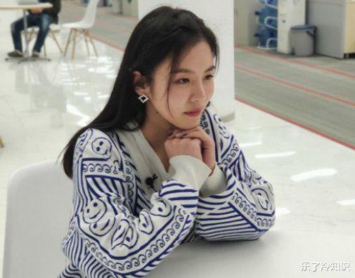 祝晓晗|揭秘网红祝晓晗的收入，和父亲的真实关系，可以靠颜值却偏要靠才华