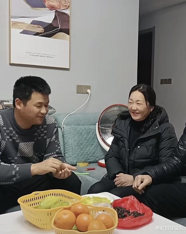 星光大道|张玉环妻子首次开直播，含泪表示结婚不是贪图钱，而是图人老实