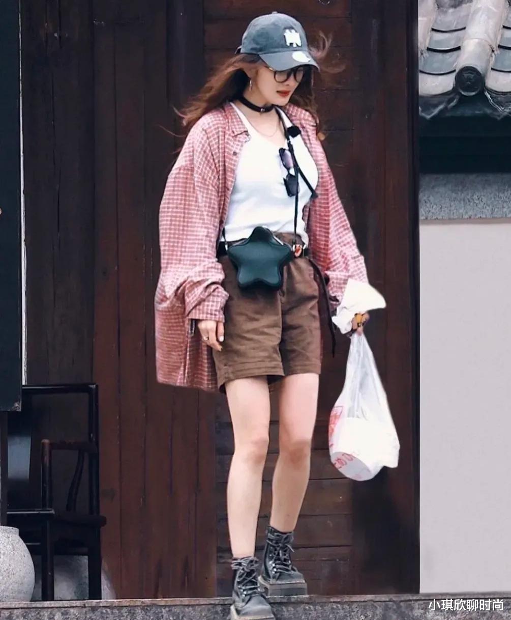 杨幂的穿搭借鉴度很高!普通人学起来也不复杂,真不愧是时尚女王