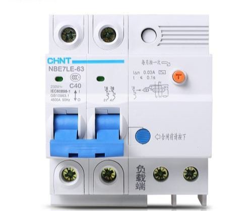 金属外壳|谁能解释解释,电器的外壳是怎样带电的?我来!