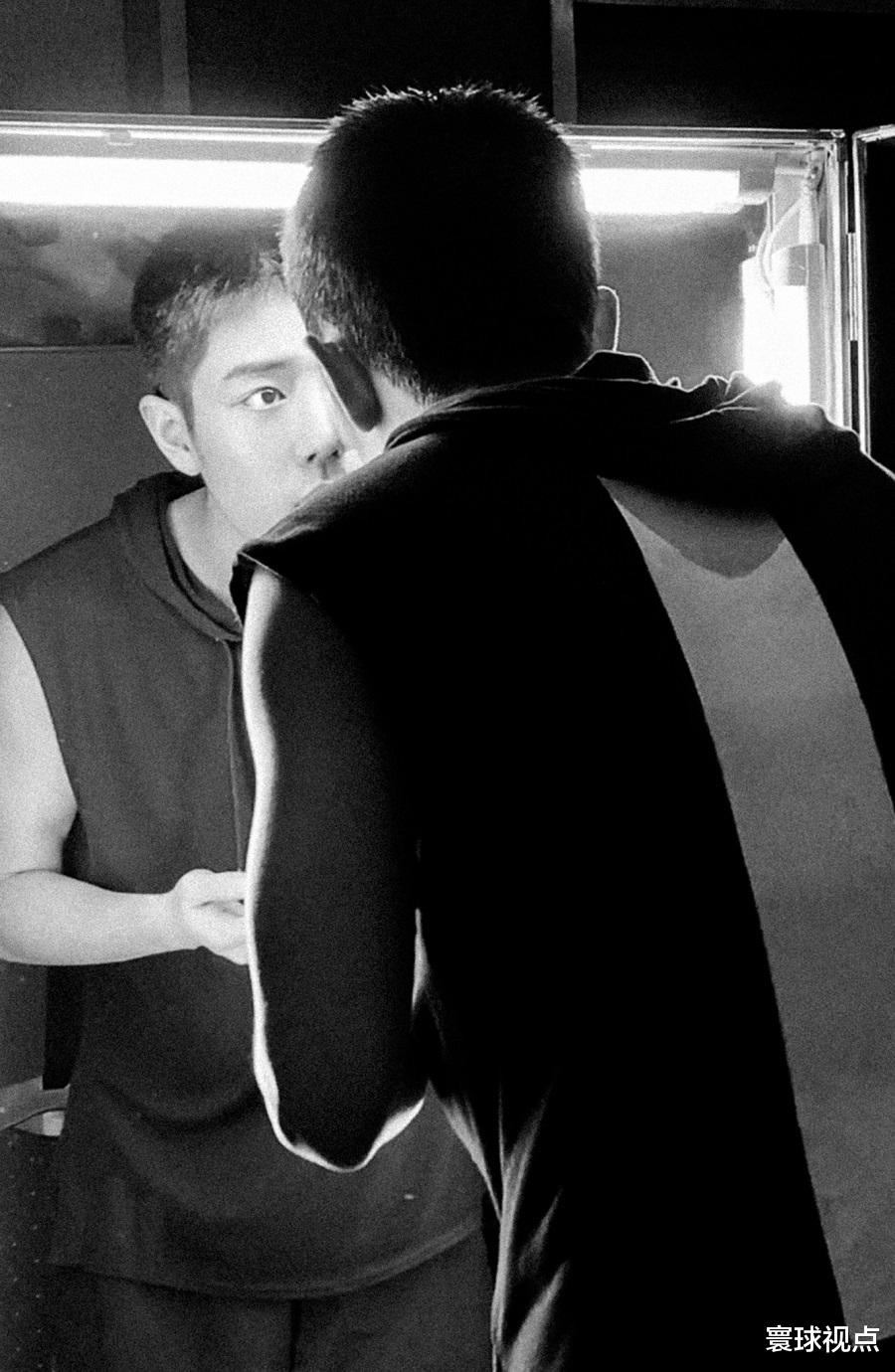 肖战|肖战新剧低调开机了？网传《梦中的那片海》筹拍，又是一个空降