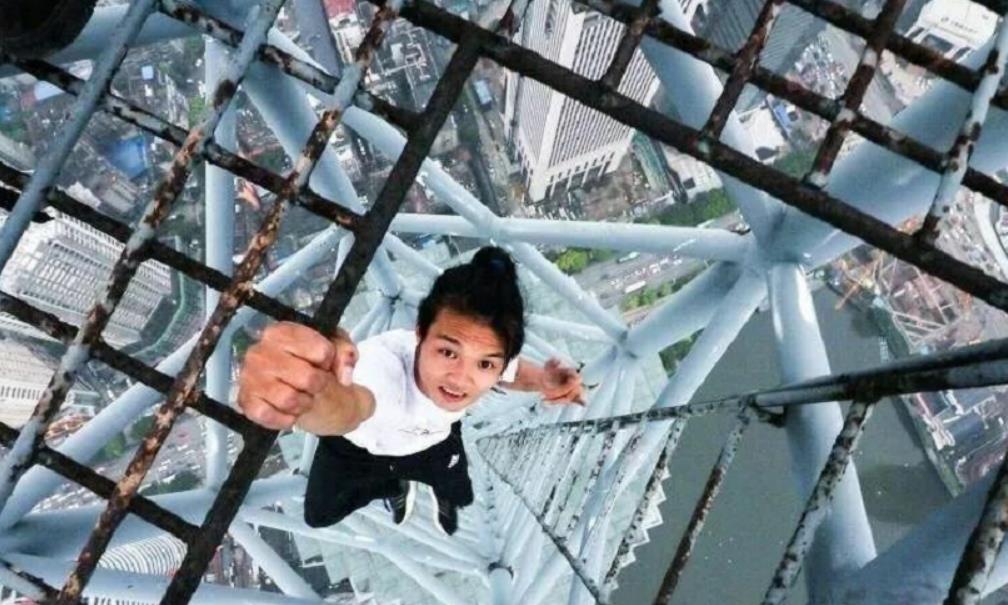 湖南穷小伙吴永宁,从263米楼顶坠亡,是为了挣10万给母亲治病?