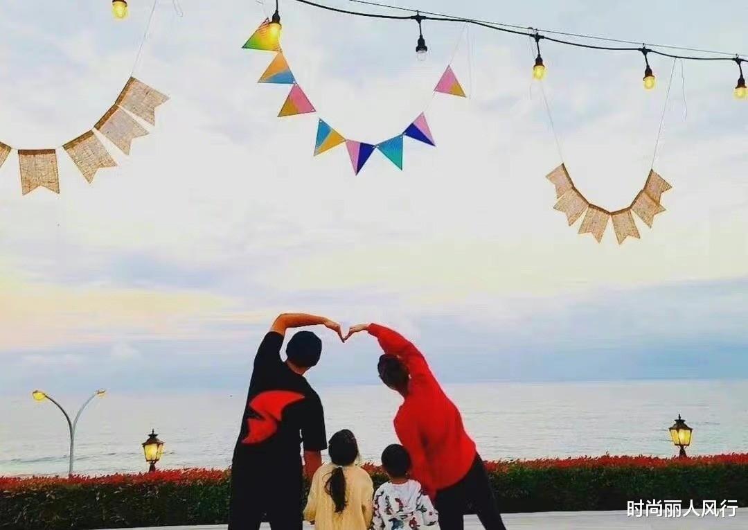 昆凌|周杰伦高调官宣喜当爹！晒昆凌大肚照，昆凌穿大衣孕肚藏不住