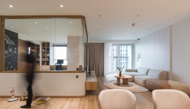 一家4口住110，敲掉墙壁做“拆分设计”，一儿一女拥有独立空间