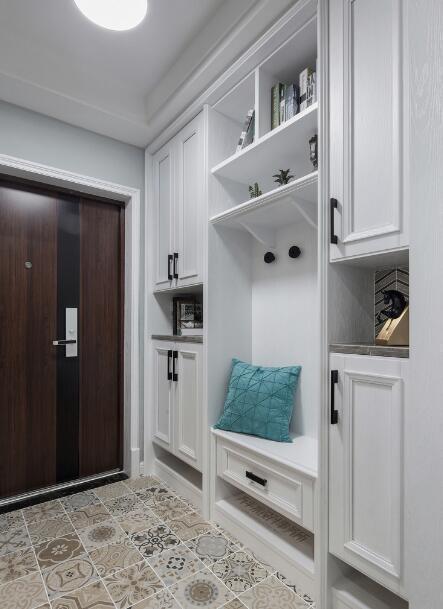 入户还在装鞋柜?其实一点都不实用,直接打一排柜子好处更多!