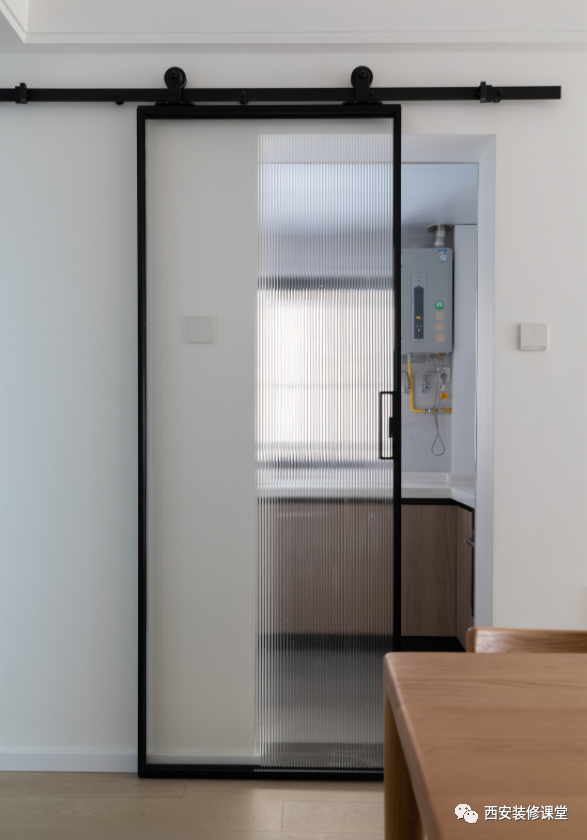 85㎡两室老房改造,简约原木