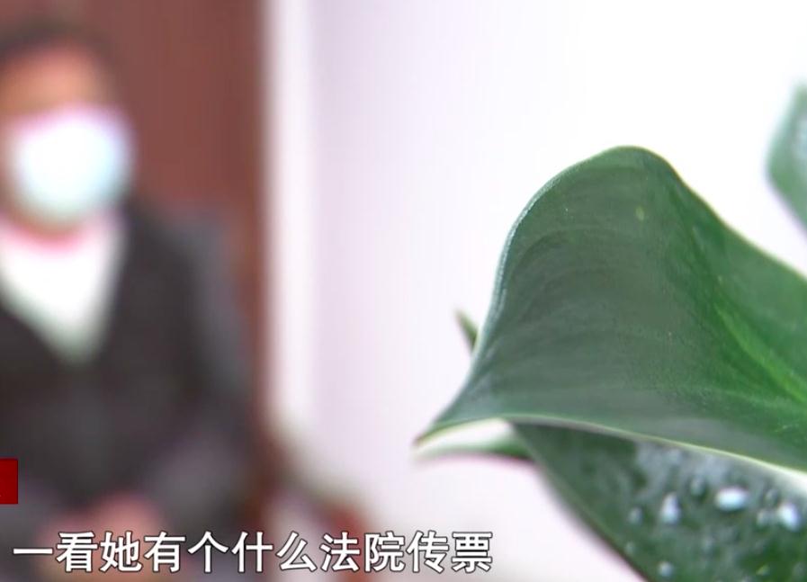 2020年女子同时睡4个男友,骗取彩礼90万,穿帮后才知道她有老公