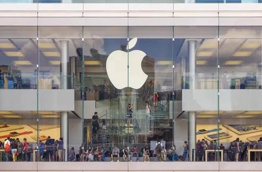 苹果|苹果再次登上热搜，老用户被“放弃”，官方正面做出回应