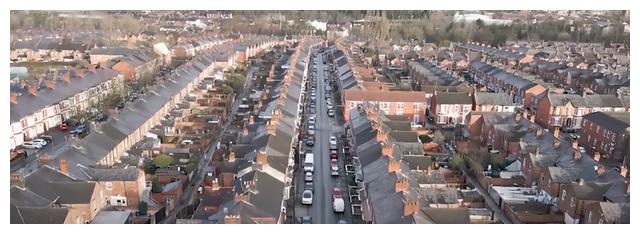 英国|香港夫妻月入六万却坚持移民，结果只能在英国送外卖和工厂打包