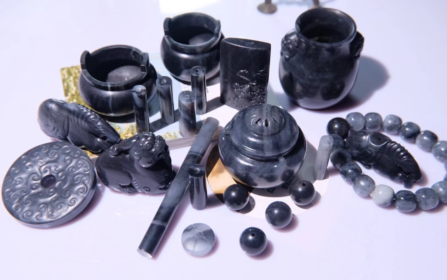 |墨玉是收藏的佳品，马云就收藏了两块