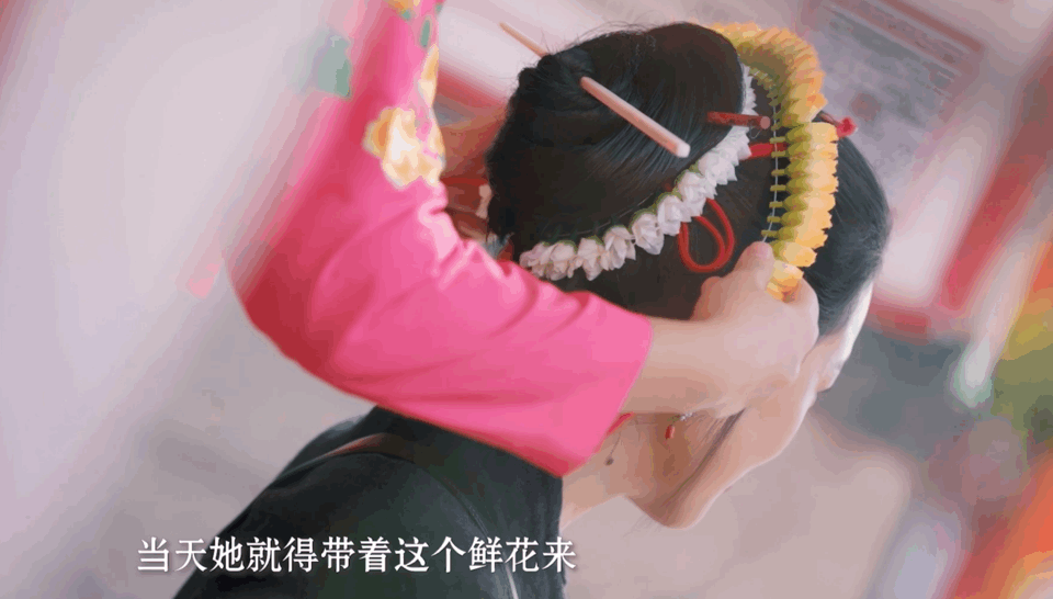 猪八戒|42岁周韵首次参加综艺,头顶簪花状态绝佳,怪不得会迷倒姜文20年