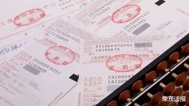 穿衣搭配|老板喝醉之后，作为下属该不该主动买单？高情商的人这么做