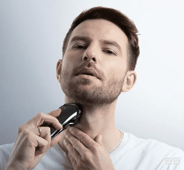 雷军“价格屠夫”新品:3D立体超长续航剃须刀仅99.9,飞利浦发声抗议