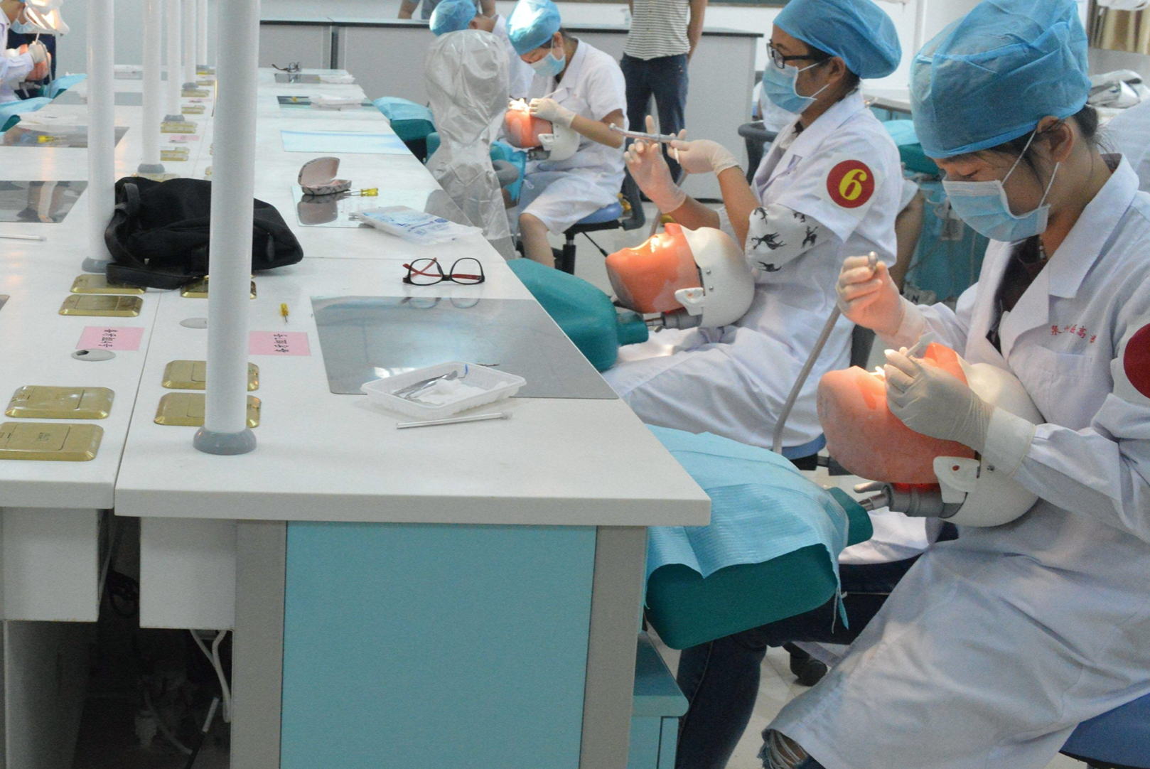 |近几年最热门的8大“医学专业”,报考热度挺高,但都需要慎重报考