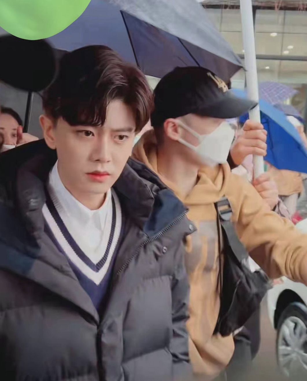 长津湖之水门桥|任嘉伦baby在菜市场拍戏，《暮色心约》生图曝光，同框好养眼