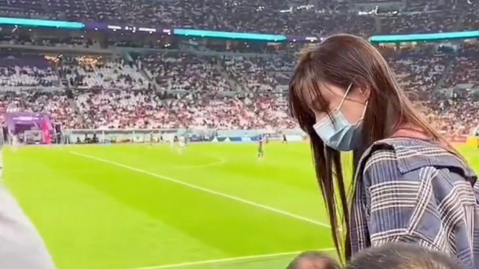 马凡舒|央视主持马凡舒惹争议，两次拒绝与粉丝合影，却主动与外国人合影