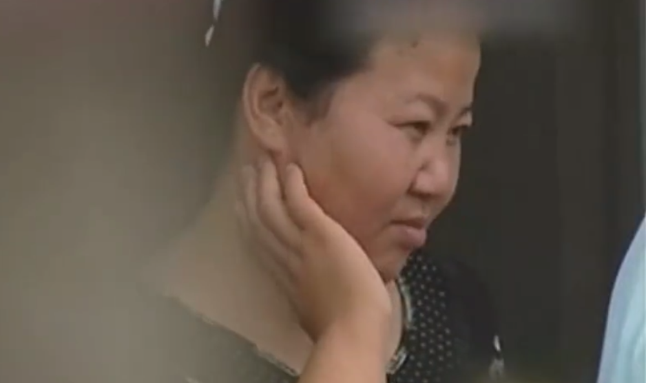05年女子“怀孕”4年未生,还称可与胎儿对话,医生一看哭笑不得